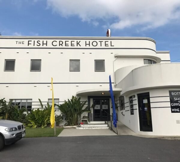 (12 min): Fish Creek Hotel, Cafes, & General Store